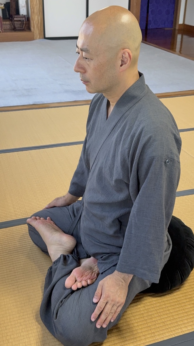 Kekkafuza full lotus posture for Soto Zen zazen