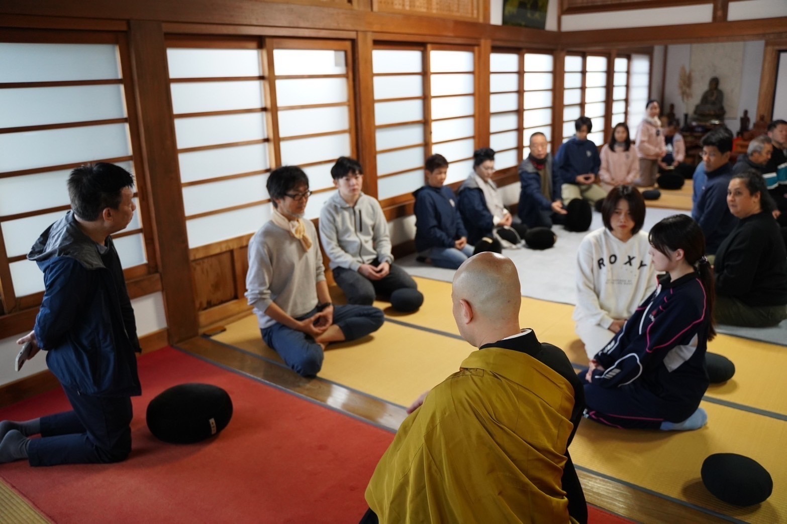Zen meditation zazen at Susono Komyoji Temple