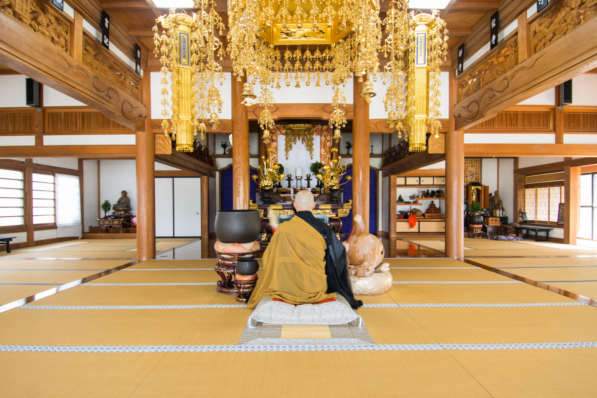 Chief Priest chanting a Buddhist sutra at Susono Komyoji Temple