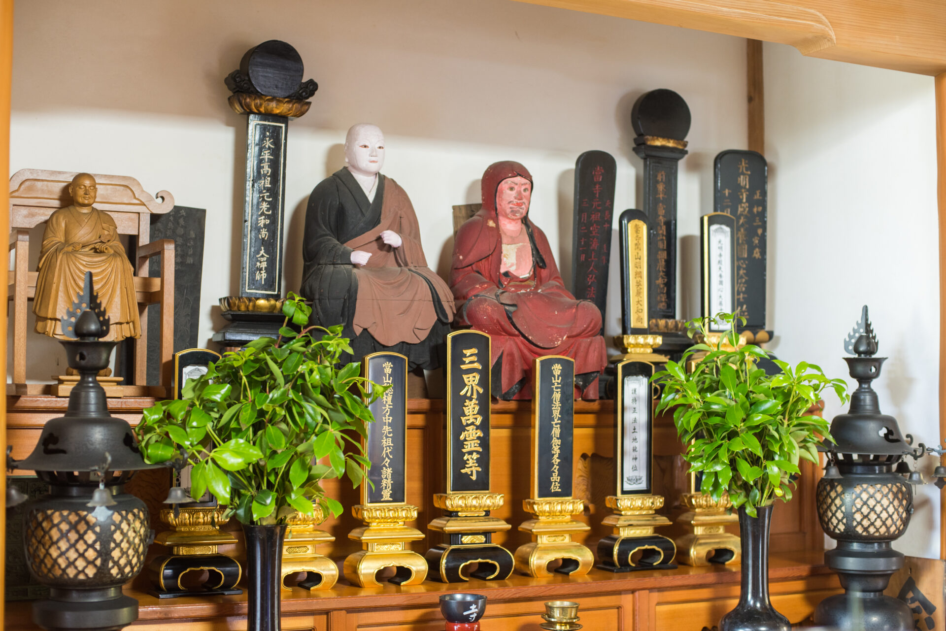 Historic memorial tablets preserved at Susono Komyoji Temple